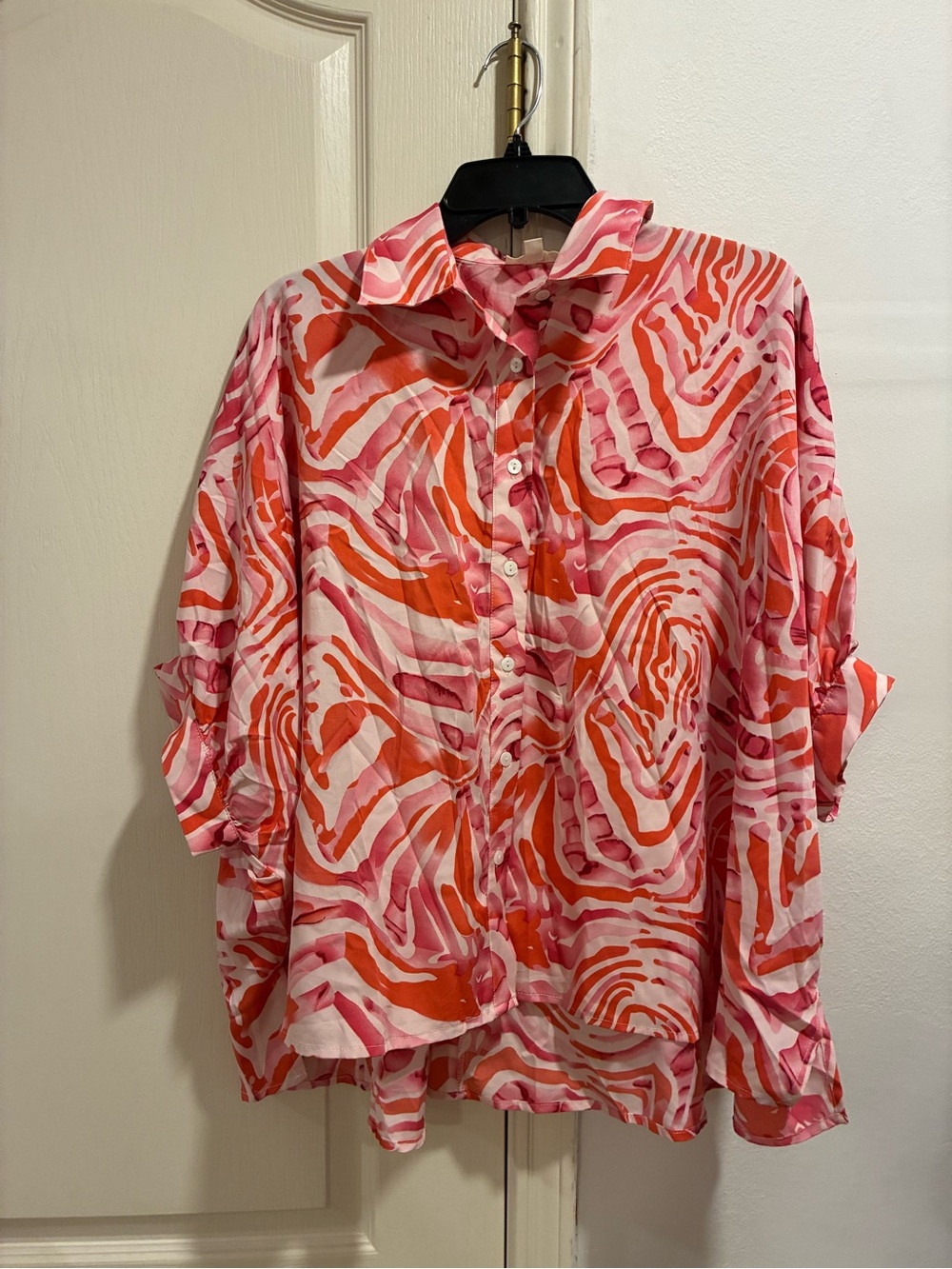 Entro Women’s Oversized Pink and Red Button Blouse Small